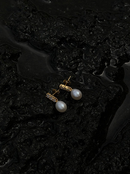 The pressure earrings